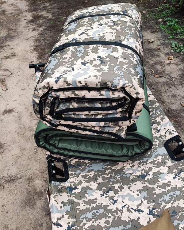 Posteľ 206x72 veľké armádne rozkladacie pole + matrac + vankúš + poťah, farba kreslená