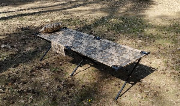 Skladací NATO 206x72 s vankúšom, vreckom, poľom, multicam, váha 11,5 kg
